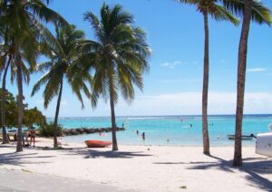 Plus belle plage de Saint-François en Guadeloupe : la plage de l’Anse à la Gourde