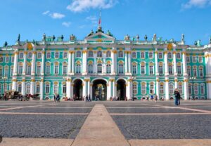 Pourquoi appelle t-on Saint-Pétersbourg la « cité des palais » ?